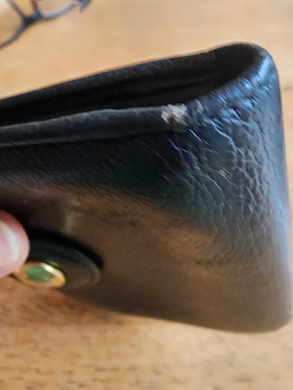 vintage Gucci black leather bifold wallet brass snap closure And Kisslock - Picture 3 of 16